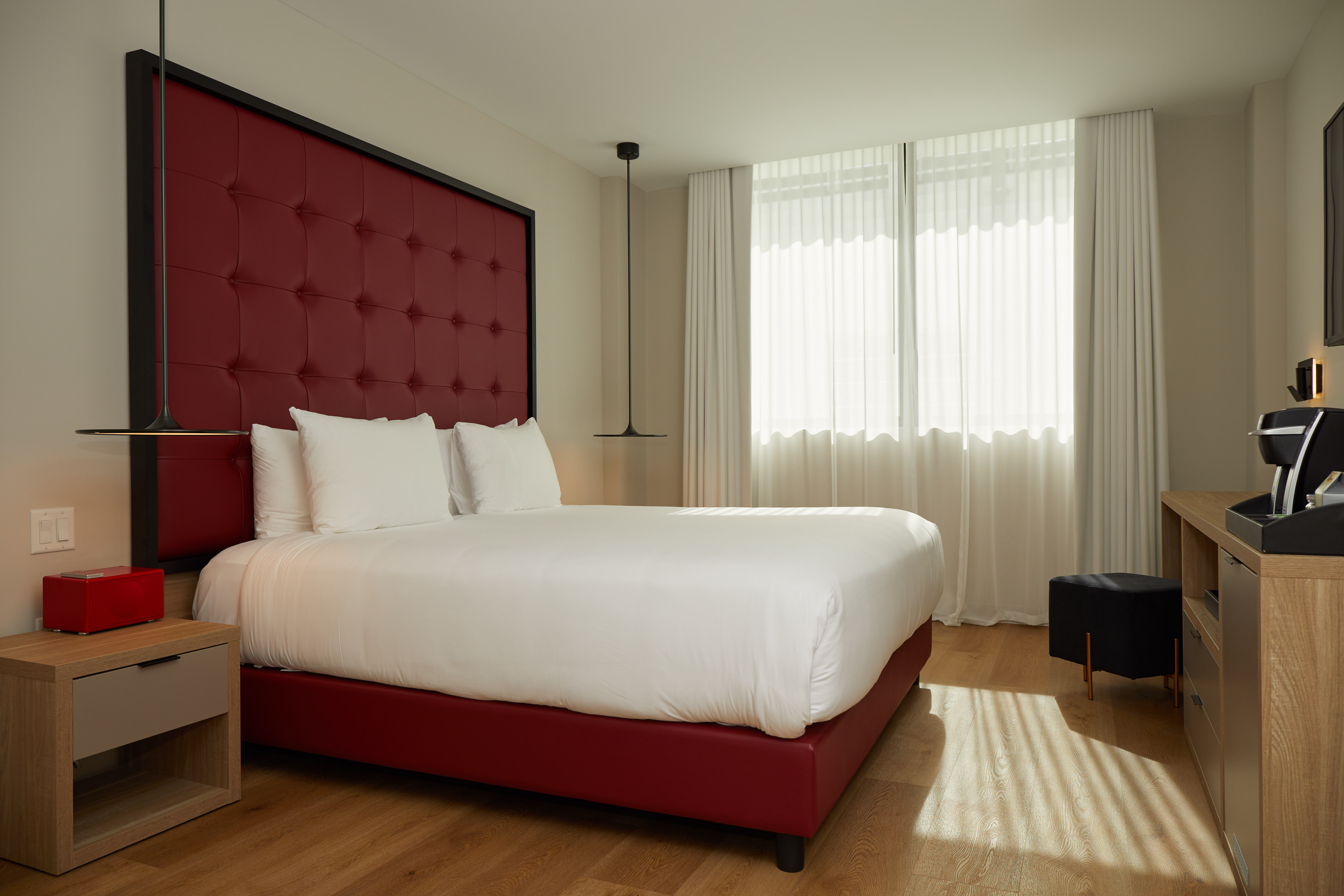 Imagen de una habitación con cama doble
